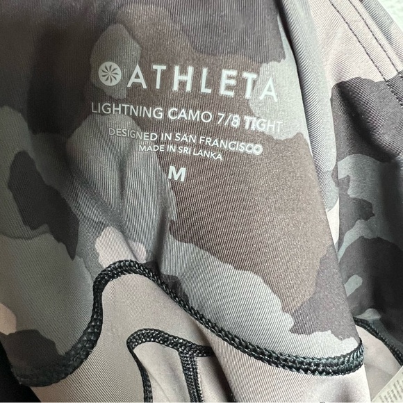 Athleta Women's Black Gray Lightning Camo 7/8 Tight Leggings Size M - Picture 8 of 8